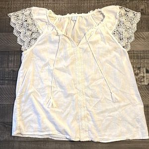 Women’s short sleeve top